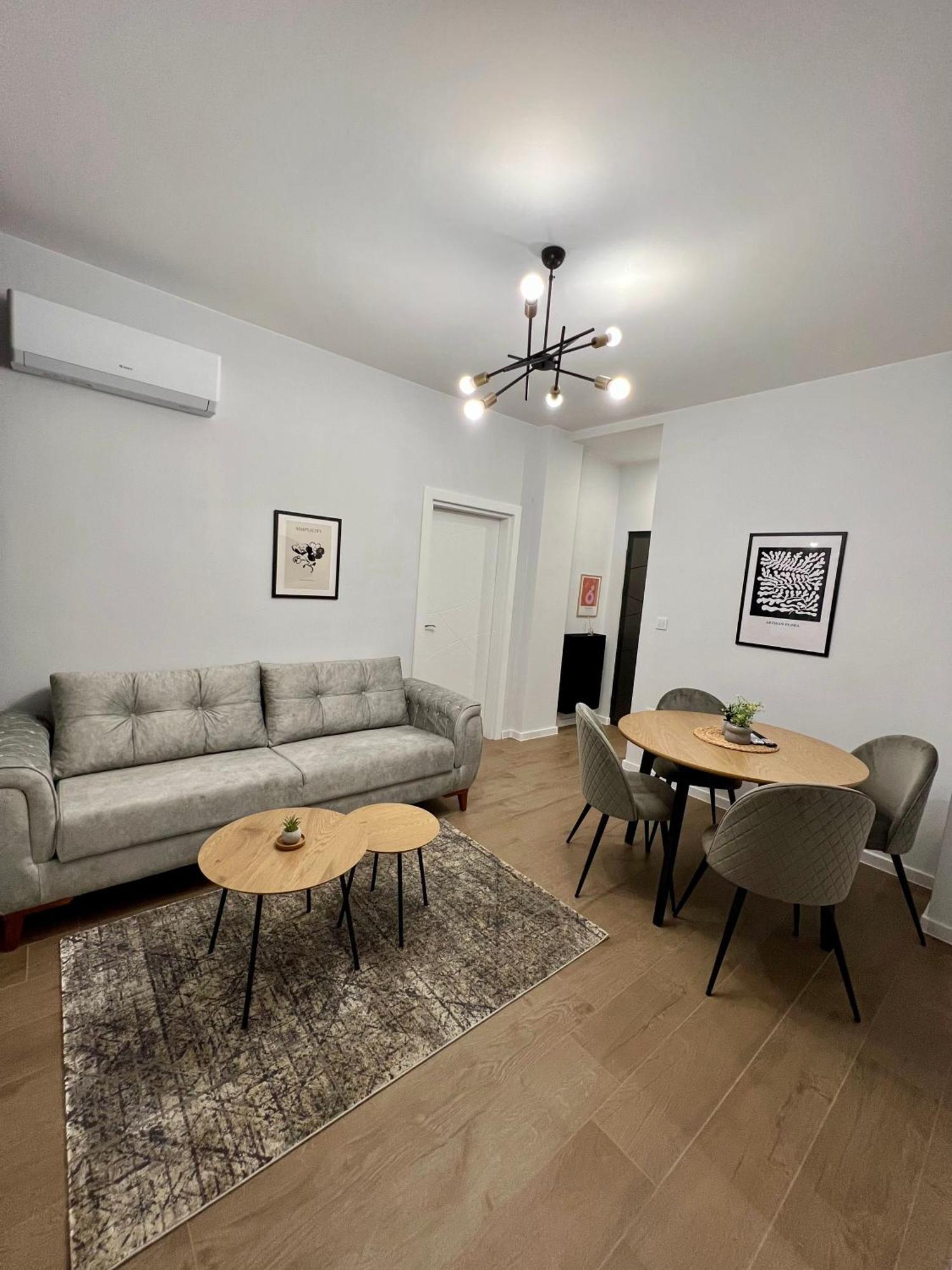 Vanquish Central Apartment Warna Exterior foto