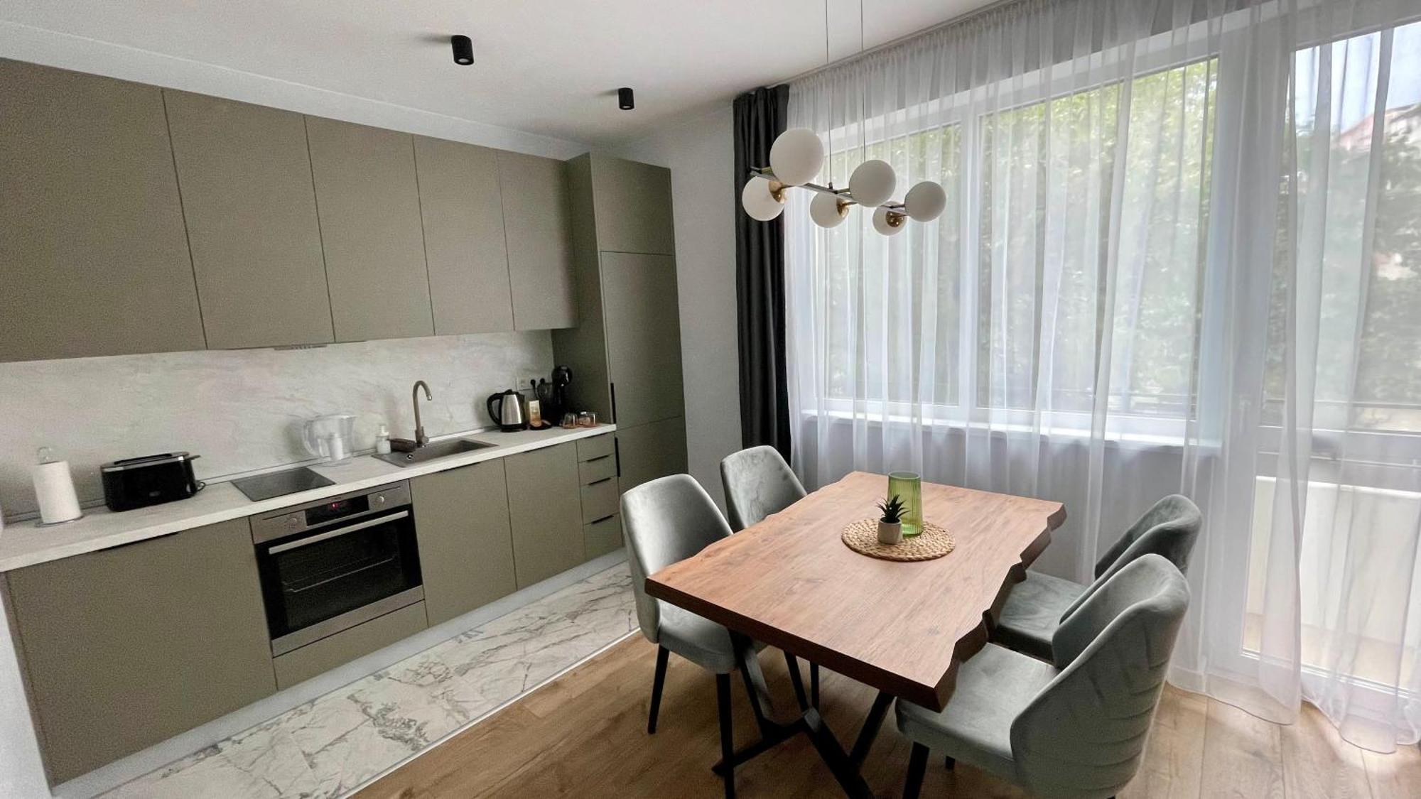 Vanquish Central Apartment Warna Exterior foto