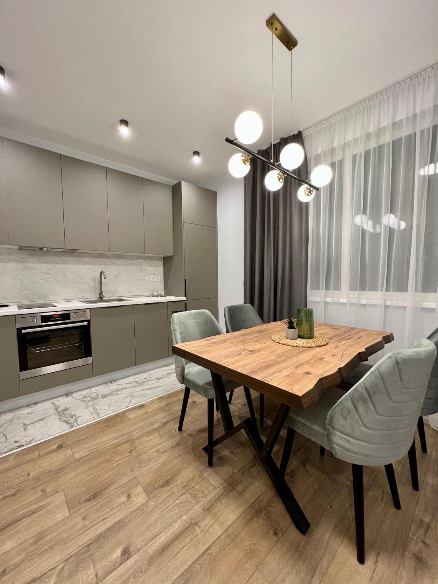 Vanquish Central Apartment Warna Exterior foto