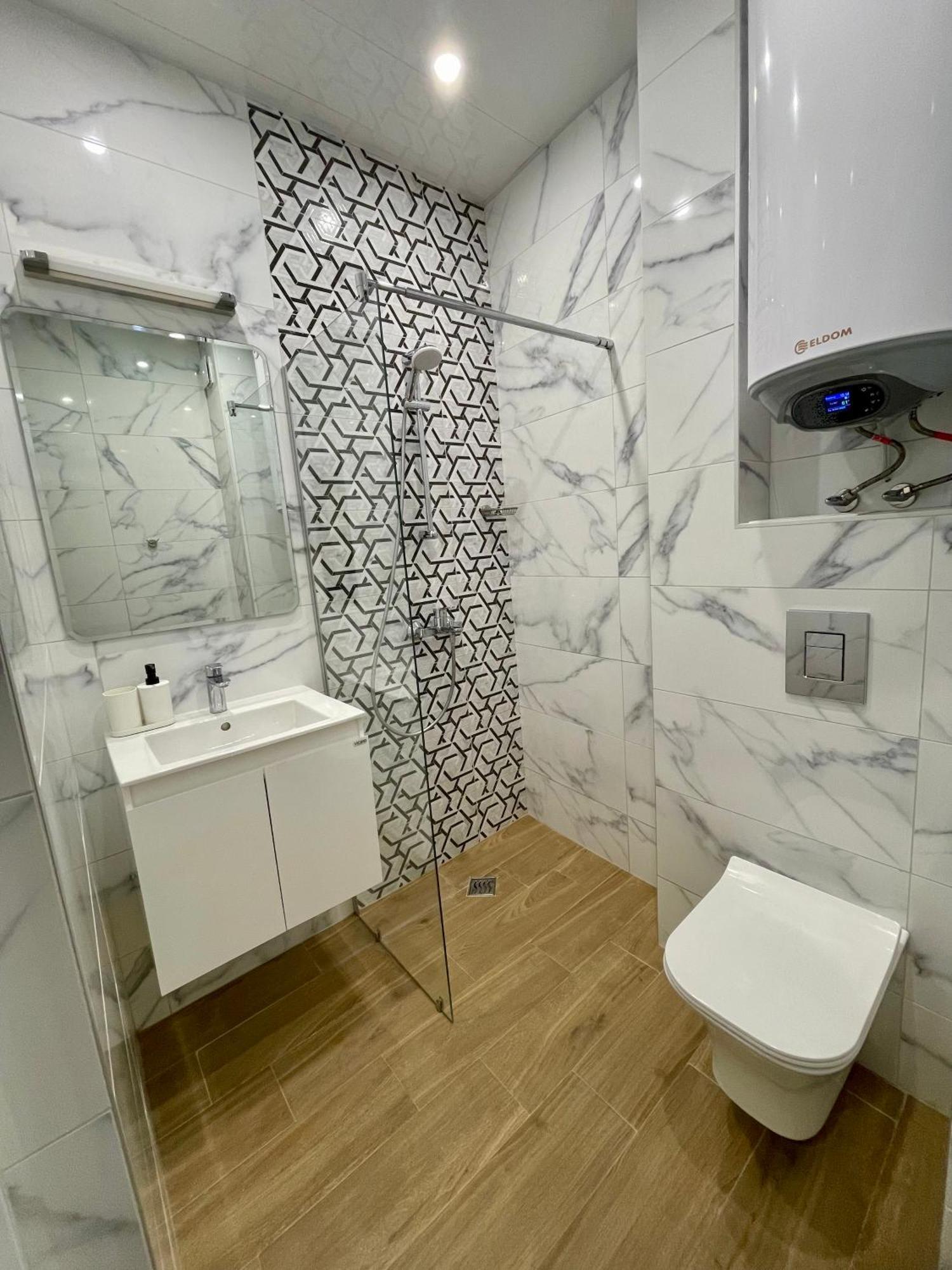 Vanquish Central Apartment Warna Exterior foto